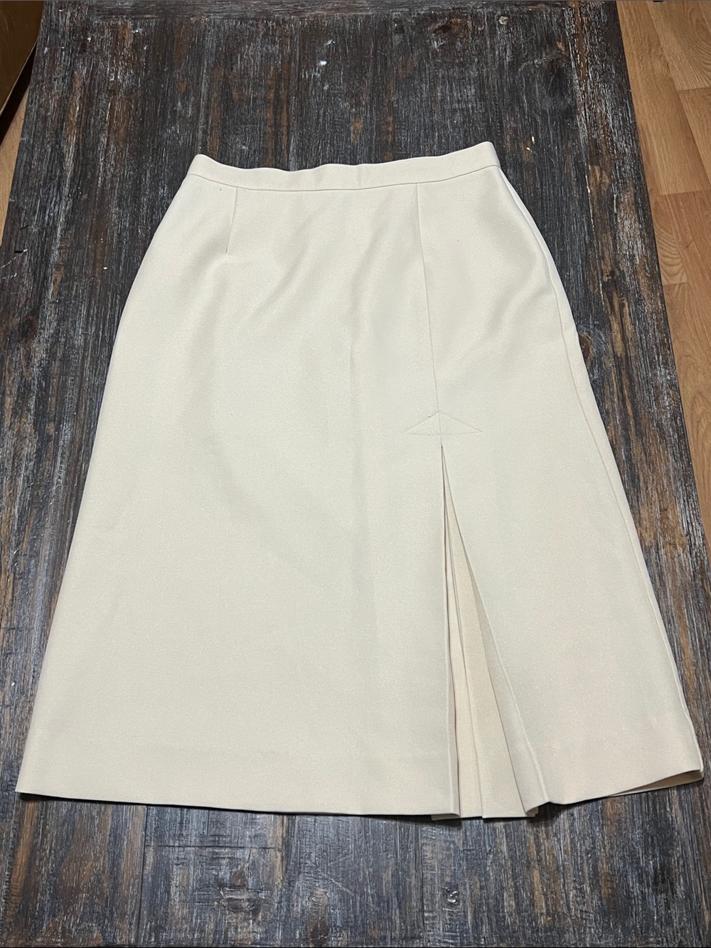 Vintage Classic Cream A-Line Skirt with Front Pleat